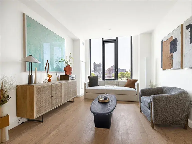 5 Lincoln Ave